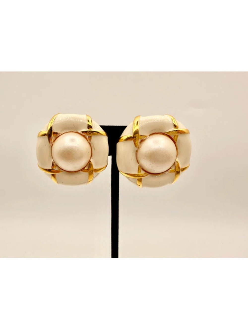 Vintage Ivory Enamel Faux Pearl Clip On Earrings